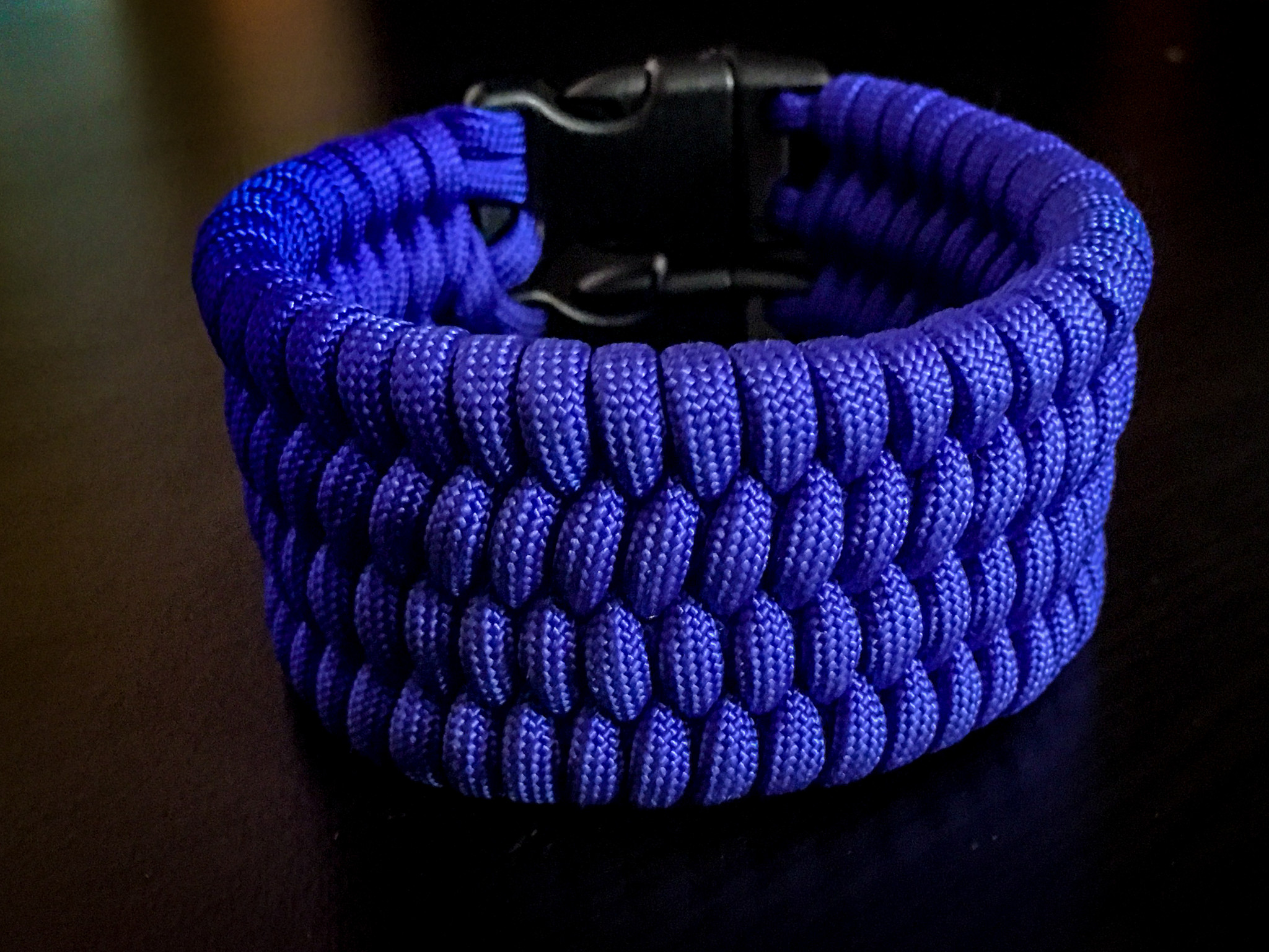 Survival Bracelet – Double Trilobite, Wide Fishtail, Paracord