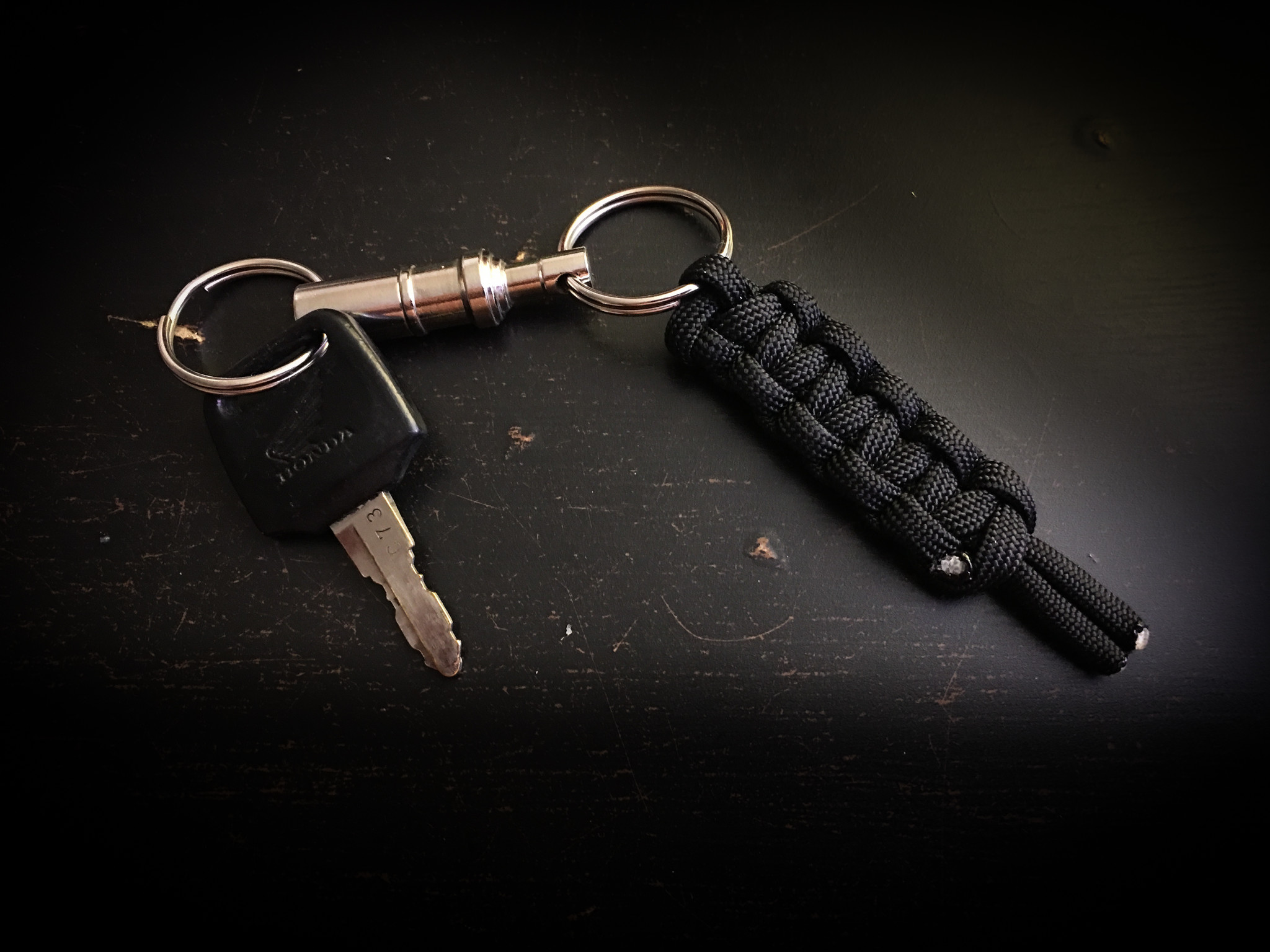 Paracord quick release key ring